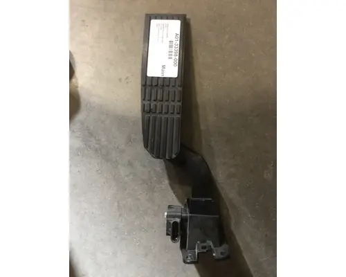 FREIGHTLINER  ACCELERATOR PARTS