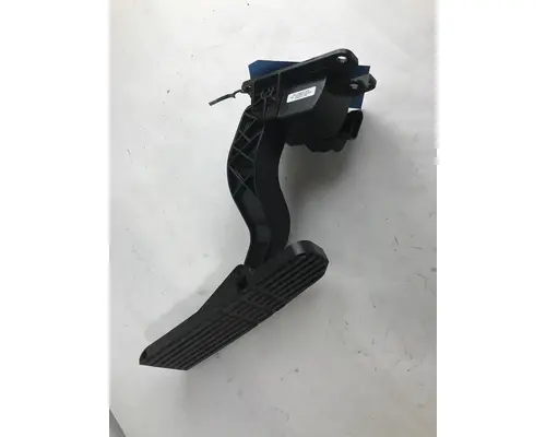 FREIGHTLINER  ACCELERATOR PARTS