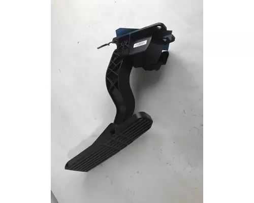 FREIGHTLINER  Accelerator Parts