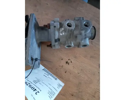 FREIGHTLINER  Accelerator Parts