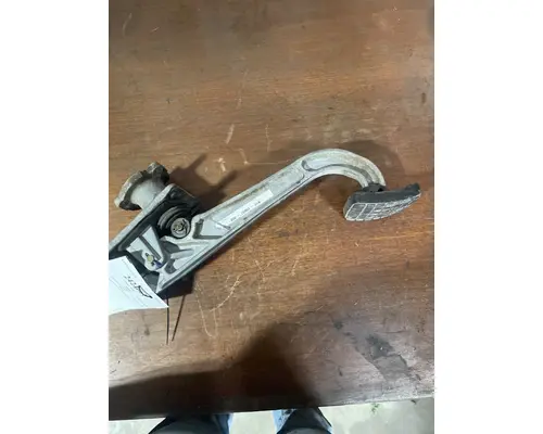 FREIGHTLINER  Accelerator Parts