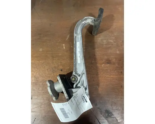 FREIGHTLINER  Accelerator Parts