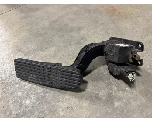 FREIGHTLINER  Accelerator Parts