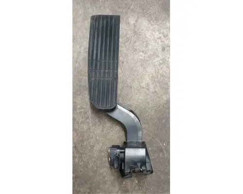 FREIGHTLINER  Accelerator Parts