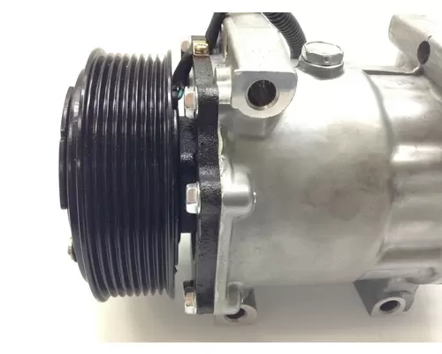 FREIGHTLINER  Air Conditioner Compressor