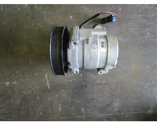 FREIGHTLINER  Air Conditioner Compressor