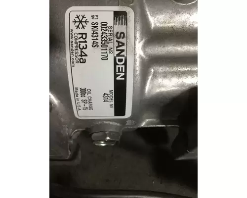 FREIGHTLINER  Air Conditioner Compressor