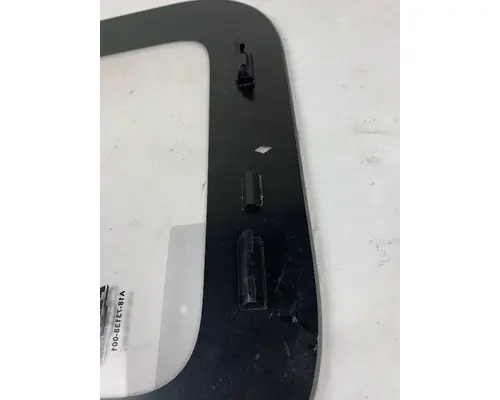 FREIGHTLINER  Back Glass
