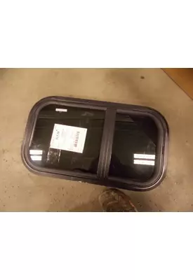 FREIGHTLINER  Back Glass