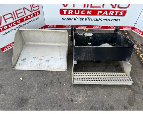 FREIGHTLINER  Battery Box