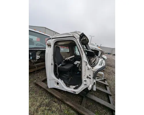FREIGHTLINER  Cab