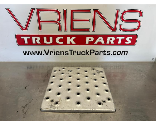 FREIGHTLINER  Catwalk / Deck Plate