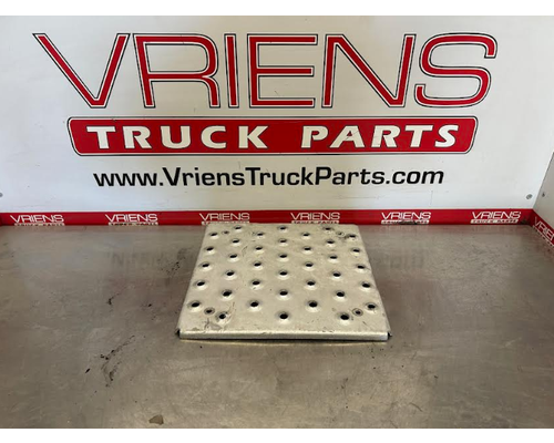 FREIGHTLINER  Catwalk  Deck Plate