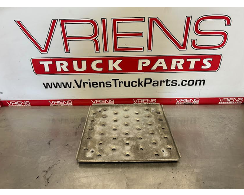 FREIGHTLINER  Catwalk  Deck Plate