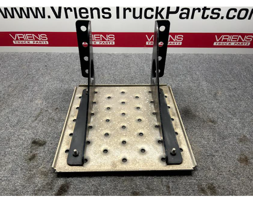FREIGHTLINER  Catwalk  Deck Plate