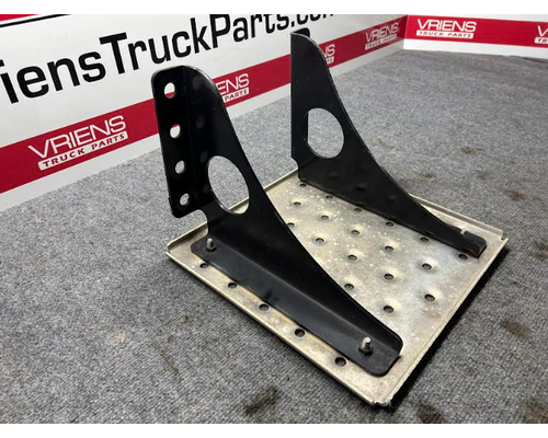 FREIGHTLINER  Catwalk  Deck Plate
