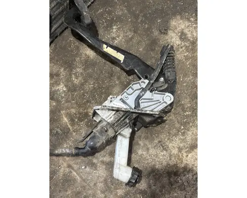 FREIGHTLINER  Clutch Master Cylinder