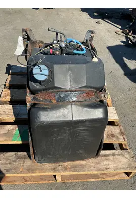 FREIGHTLINER  DEF Tank