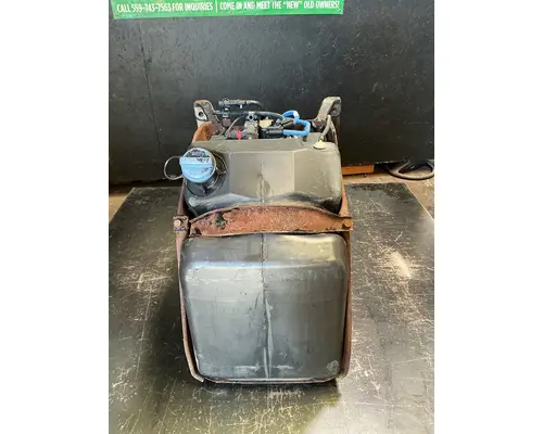 FREIGHTLINER  DEF Tank