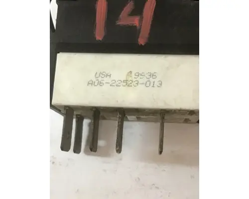 FREIGHTLINER  Dash  Console Switch