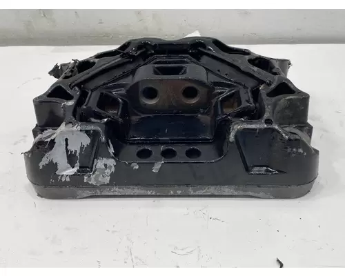 FREIGHTLINER  Engine Mounts