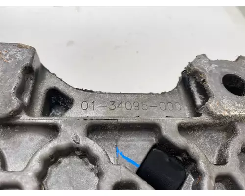 FREIGHTLINER  Engine Mounts