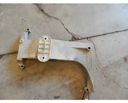 FREIGHTLINER  Engine Mounts