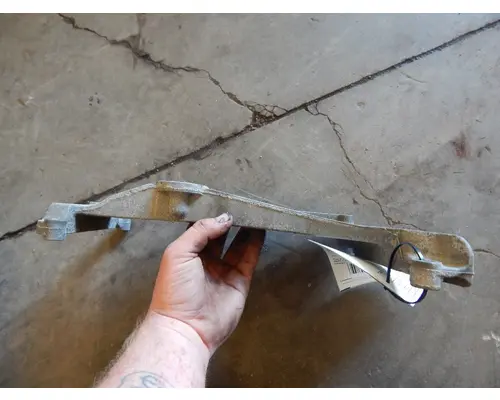 FREIGHTLINER  Engine Mounts