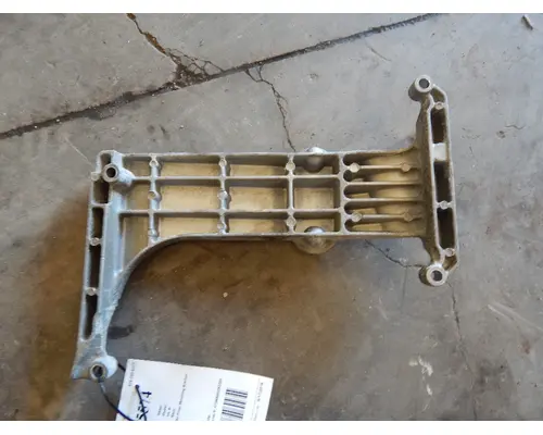 FREIGHTLINER  Engine Mounts