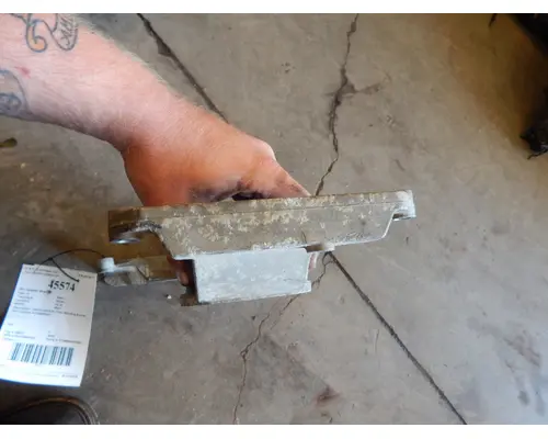 FREIGHTLINER  Engine Mounts