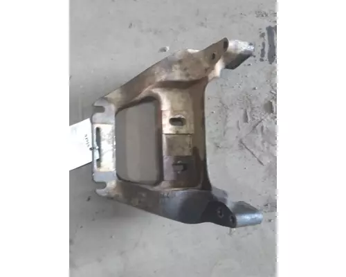 FREIGHTLINER  Engine Mounts