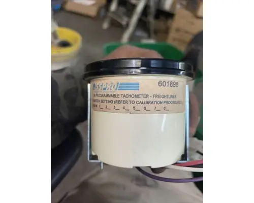 FREIGHTLINER  GAUGE - TACHOMETER
