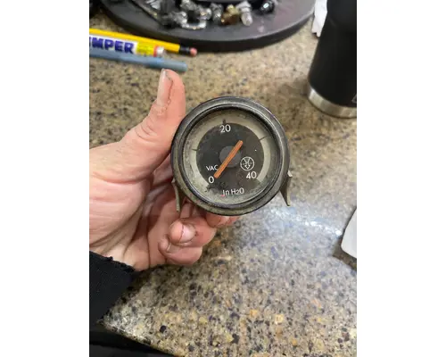 FREIGHTLINER  Gauges (all)