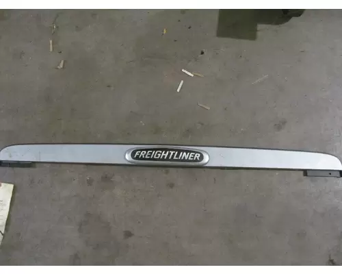 FREIGHTLINER  Grille