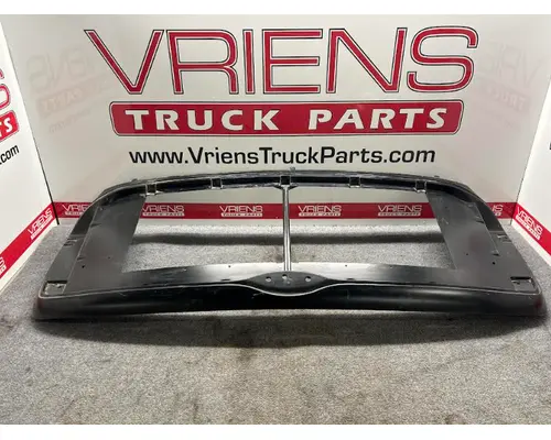 FREIGHTLINER  Grille