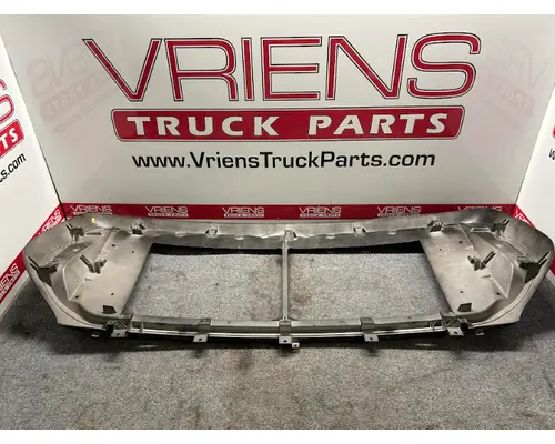 FREIGHTLINER  Grille