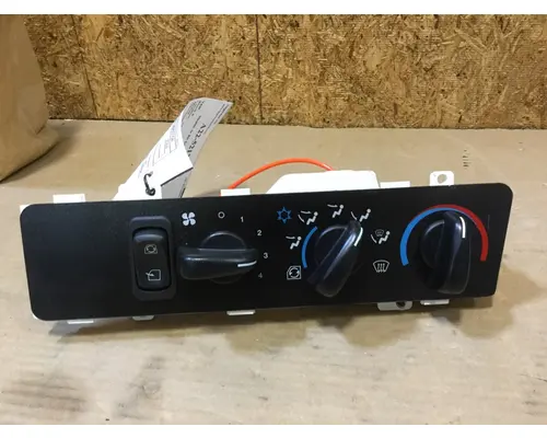 FREIGHTLINER  HEATER CONTROL