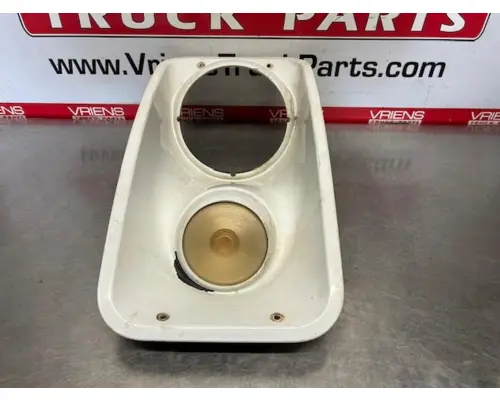 FREIGHTLINER  Headlamp Bezel