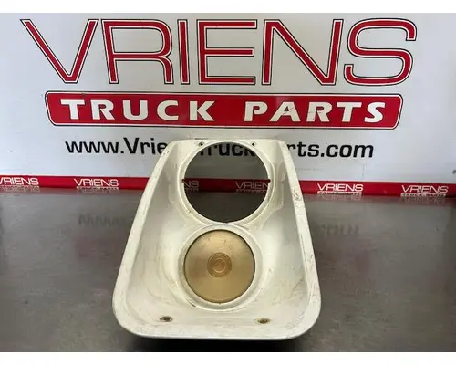 FREIGHTLINER  Headlamp Bezel