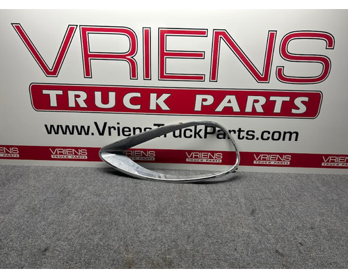 FREIGHTLINER  Headlamp Bezel