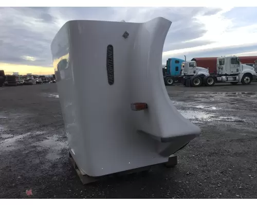 FREIGHTLINER  Hood