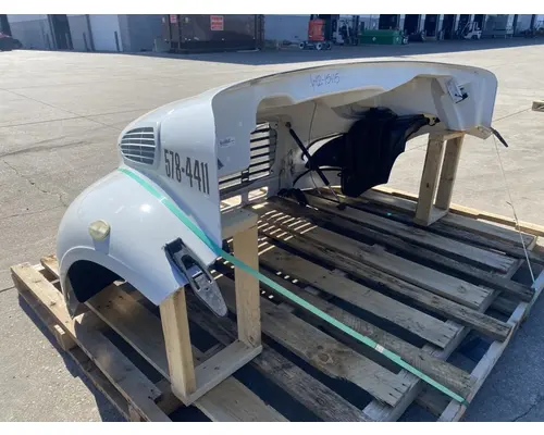 FREIGHTLINER  Hood