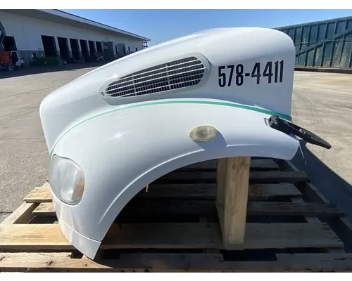 FREIGHTLINER  Hood