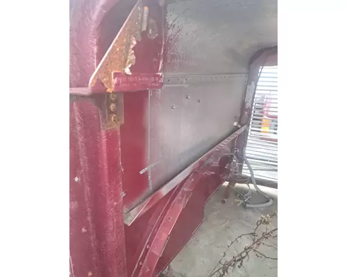 FREIGHTLINER  Hood