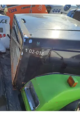 FREIGHTLINER  Hood