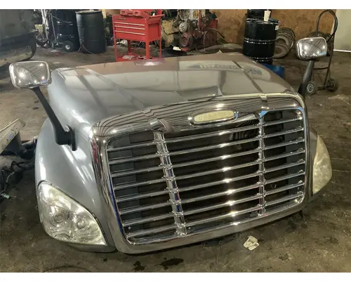 FREIGHTLINER  Hood