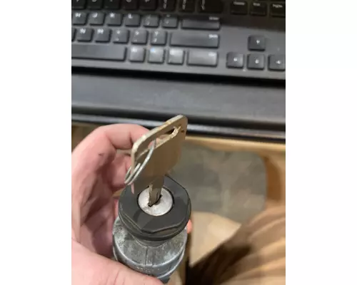 FREIGHTLINER  Ignition Switch