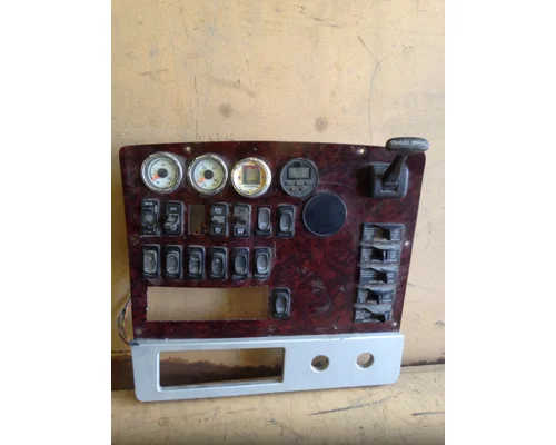 FREIGHTLINER  Instrument Cluster