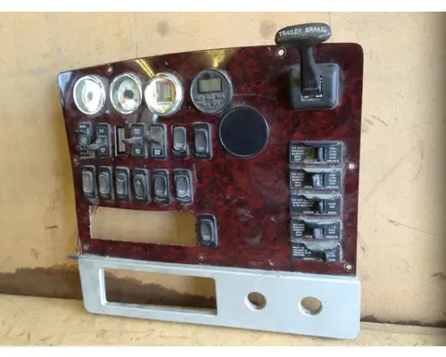 FREIGHTLINER  Instrument Cluster