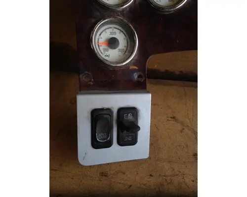 FREIGHTLINER  Instrument Cluster